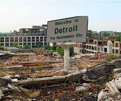 O Rei está Nú: O vampiro de si mesmo